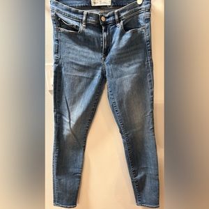 GUC Gap True Skinny Jeans, Size 29, Blue